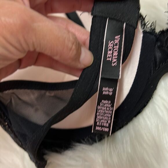VICTORIA’S SECRET Women’s Very Sexy Lace Shimmer Push-Up Bra Black Size 36C D24 - Picture 8 of 8